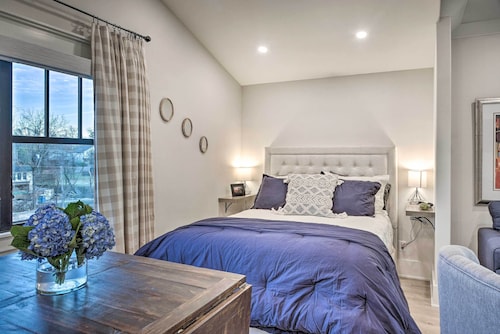 NEW! Airy Bentonville Studio < 1 Mi to City Square