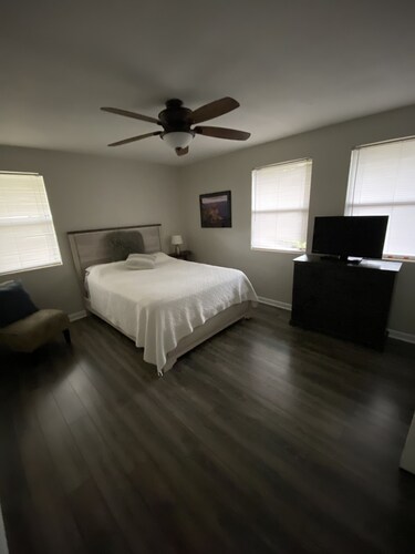 3 BR House in a Quiet Neighborhood Central Jax