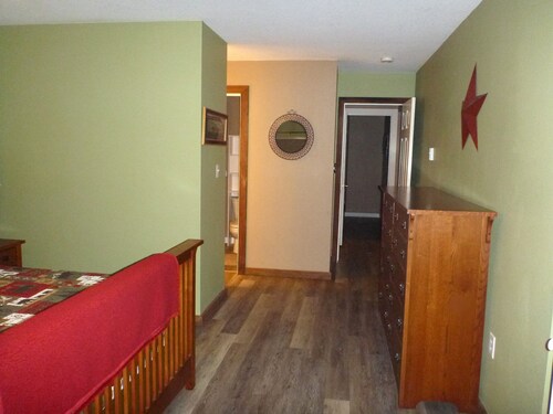 Spacious, Close to everything and Free Shuttle!