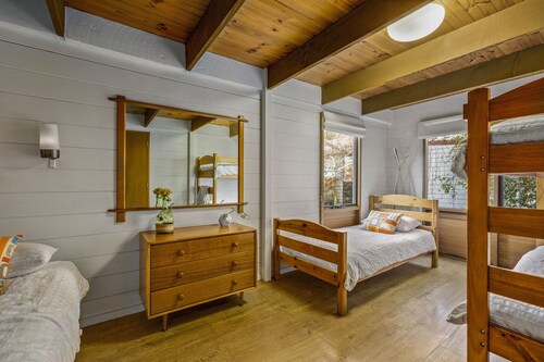 cosy, fireplace, outdoor shower & bath