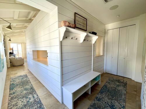 LUXURY PENTHOUSE CONDO W/STUNNING GULF VIEWS IN SEASIDE, FL - Happy Together