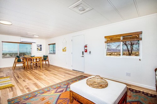Private Desert Retreat with Rock Tub -3 BR/2Bath