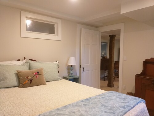 Quaint Cottage in Desirable East Orleans