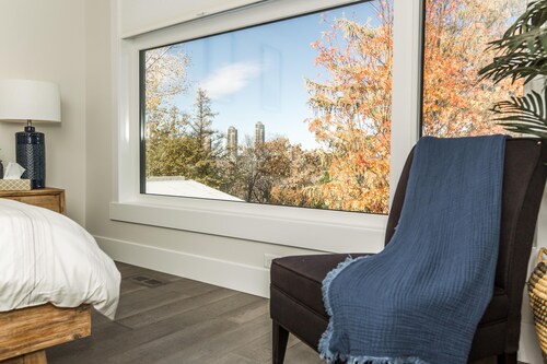 ★Executive Home ★ Rooftop Patio ✔Long Stays ⚡ BBQ & NFLX
