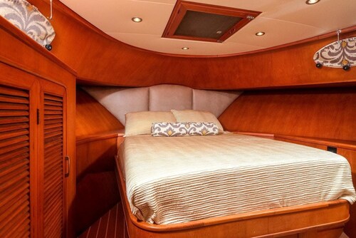 Yacht Lodging in the heart of downtown Fort Myers Florida.
