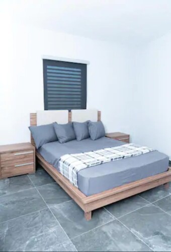 Valeka Suite-Private Heated Pool, 4m walk to Beach