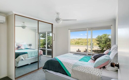 'Glass House at Ocean Bay' - Middleton + WiFi