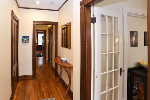Leafy & Tranquil, Artist house