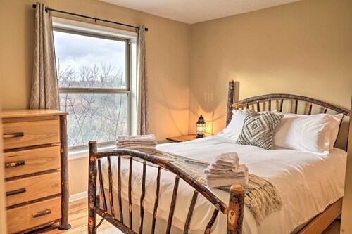 Cozy Cayuga Lake Cabin w/ Views < 1 Mi to Wineries
