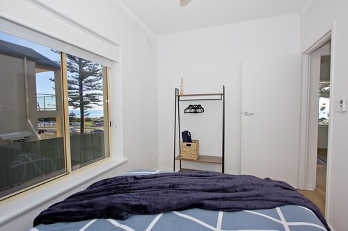 Oceanview Beachfront Semaphore self contained unit