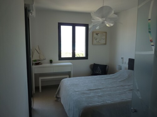 CALVI CENTRE APPARTEMENT CONTEMPORAIN VUE MER CITADELLE MONTAGNE