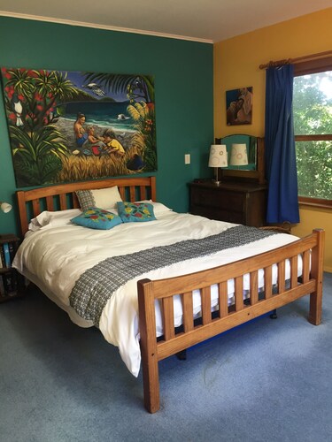 Artistic cottage and Garden sanctuary