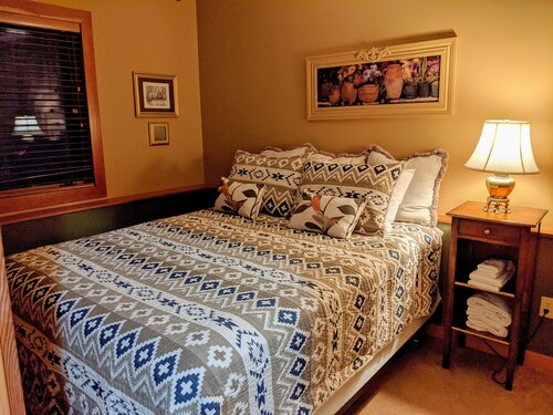 Mountain Chalet – Panoramic Views of Blue Ridge Mountains!
