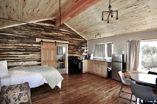 Off Grid Cabin Wolf Springs Ranch, Near Moab Utah #7