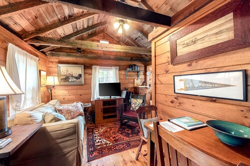 Charming, Dog-Friendly Cottage w/ Free WiFi & a Kitchenette - Close to the Beach