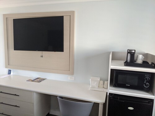 Ramada Limited - Redondo Beach - Walk to the beach