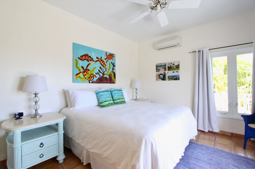 Endless Views from this perfect pool villa just minutes from Maho Bay