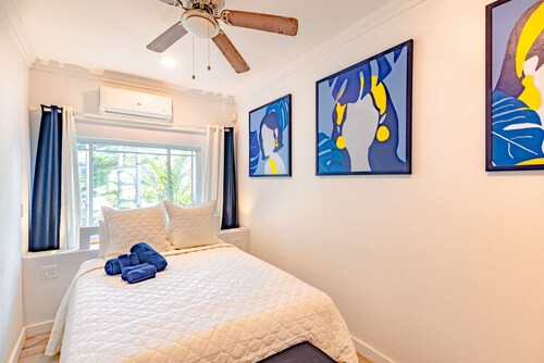 Orange Hill Beach House , private Pool & Jacuzzi