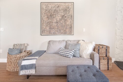 Charming and Spacious Home Great for Group Getaway