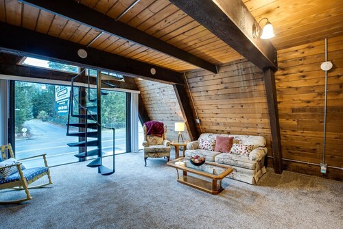 Mt Baker Lodging Ensuite 5 - Sleeps 2