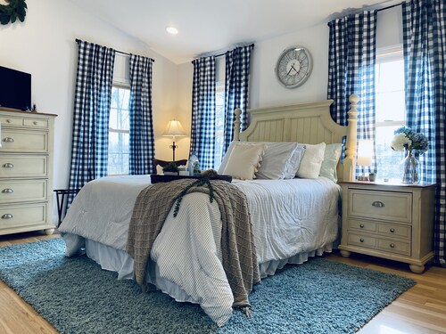Welcome to The Garnsey! Fully renovated + 145' of private beach