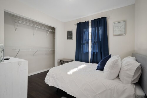 Fresh&Mondern-1/2 mile from STC Convention Center