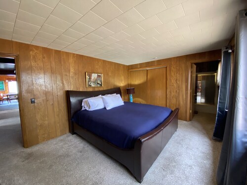 Vintage 3br/2bath Mid-century Modern Lakehouse on Rhinelander chain, Picturesque