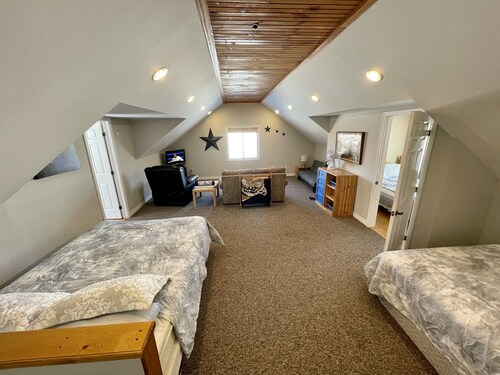 Dalrymple Lakeside Cottage - So Relaxing & Private