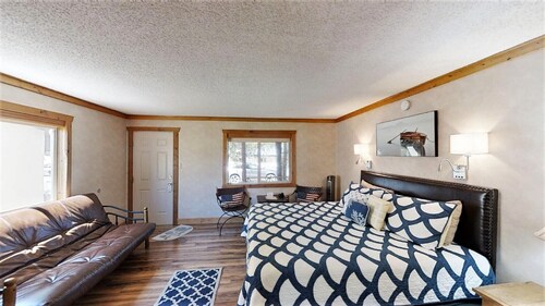 Laguna Vista King Cabin 34