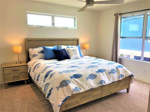 VILLA BALBOA! BAY VIEWS! 3 KING BEDS! ROOF DECK! 4 1/2 BATHS! 3200 SF SLEEPS 13