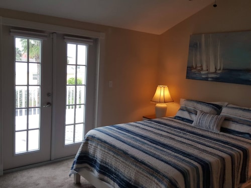 Beach Bungalow on North Hutchinson Island - 2 Bedroom Townhouse - Unit 2711E