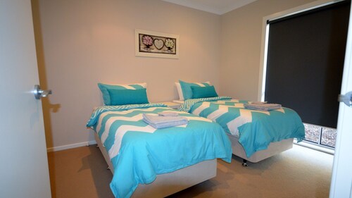 SANDPIPER 2 - FREE WIFI, CLOSE TO TOWN & BEACH