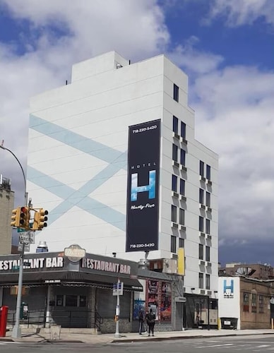 Hotel Ninety Five Fordham / St. Barnabas Hospital