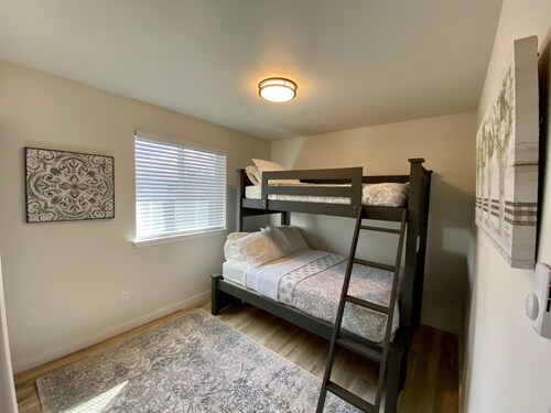NEW - Puyallup Downtown Duplex