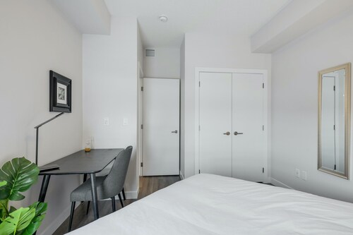 Royal Suite w/ King Bed, Heated Parking