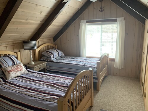 Exquisite Cabin on Beautiful Long Lake