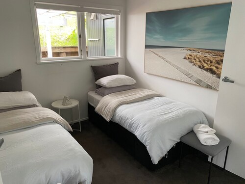 Kawau Lodge - Private Waterfront Retreat