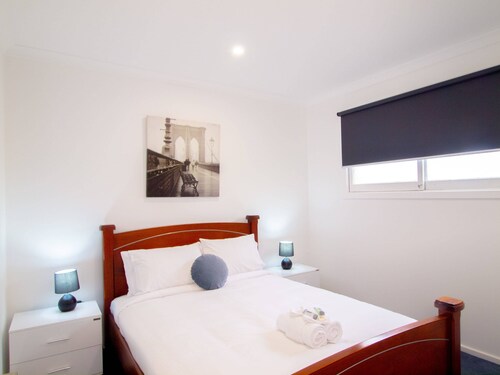 Hidden Gem on Pitt St | City Centre | Private Parking