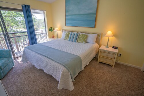 New to VRBO! 1BR/1BA End Unit at 300 Ocean Mile, # L-1, Near State Park!