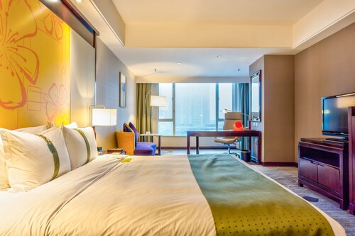 Xcellent Shifu Hotel