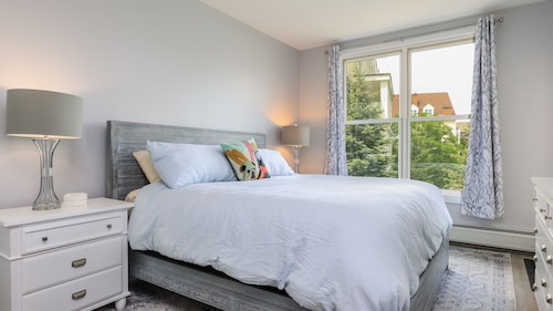 ★ Xtra 10% OFF ★ Walk to Mountain ★ Amenities+ ★ Fireplace