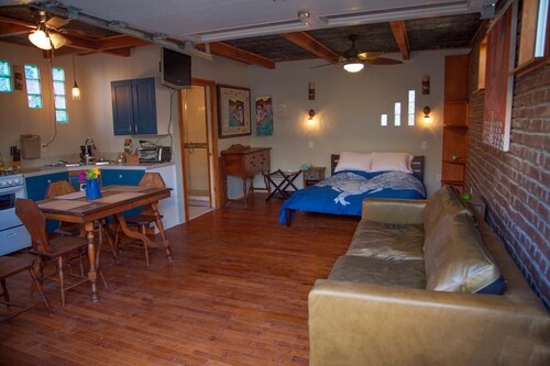 Beach Henhouse 8 blocks from beach sleeps 4