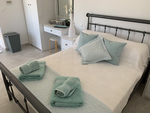 Kleine Villa auf Meganisi mit Whirlpool und Genialem Blick zu Vermieten