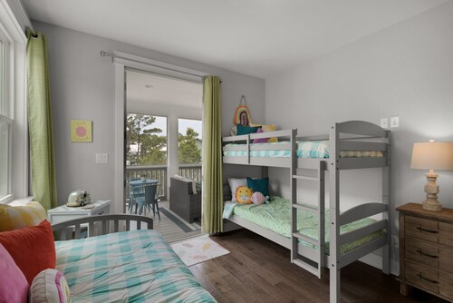 Porches+ Balcony+Patio~4 Bikes Included~Highland Parks Pool~30A Sunshine Shack