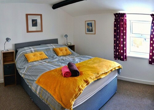 Beautifully renovated two bedroom cottage in the heart of the Dyfi Valley