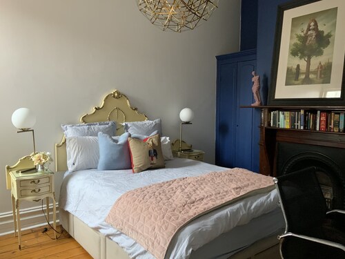 Historical terrace house in the middle of Fitzroy