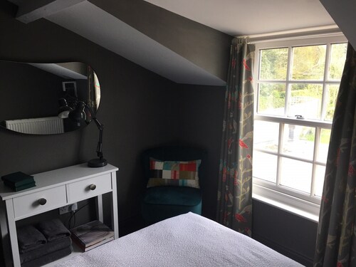 Cosy Lincs Wolds cottage in picturesque Tealby