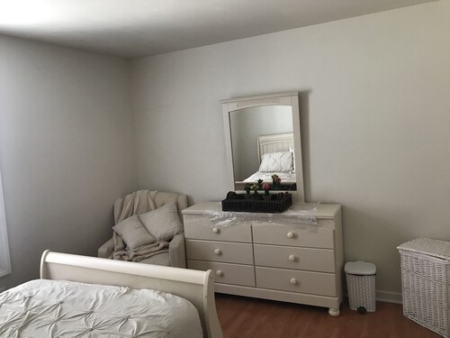 7 minute Walk to Penn university city.2bedroom1 bathroom.Drexel-Upenn-Hospital
