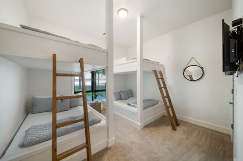 New! Gorgeous Monkey Island Lakefront Getaway with In-Ground Swim Spa!