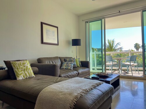 Nuevo Vallarta golf course view condo in Vidanta